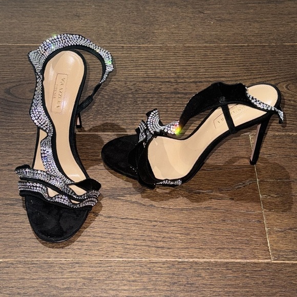 NWT Aquazzura Ruffle Black Suede Crystal Sandal Size 37.5/7.5 - Picture 4 of 11